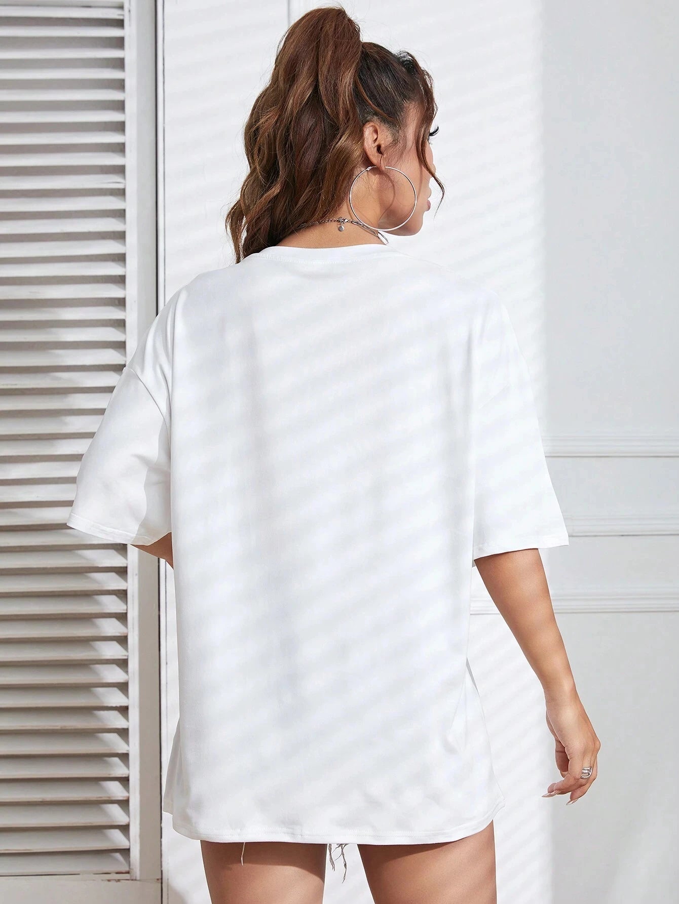 A Beautiful Woman With Flowers On Her Head Printing Tshirt Female Breathable T Shirt Fashion Casual Clothes Soft T-Shirt Women