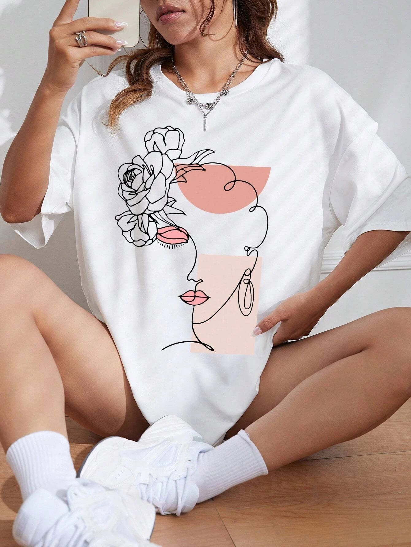 A Beautiful Woman With Flowers On Her Head Printing Tshirt Female Breathable T Shirt Fashion Casual Clothes Soft T-Shirt Women
