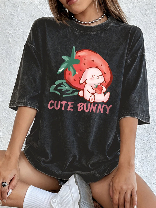 Cute Rabbit Is Leaning Against A Strawberry Cotton Washed T-Shirt Women Summer Oversize Tops Street Distressed O-Neck Clothes